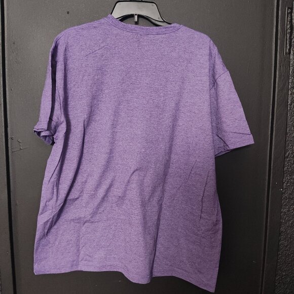 NEW WITH TAGS Gildan Softstyle Rainbow Heart Paw Print T-Shirt - Picture 2 of 3